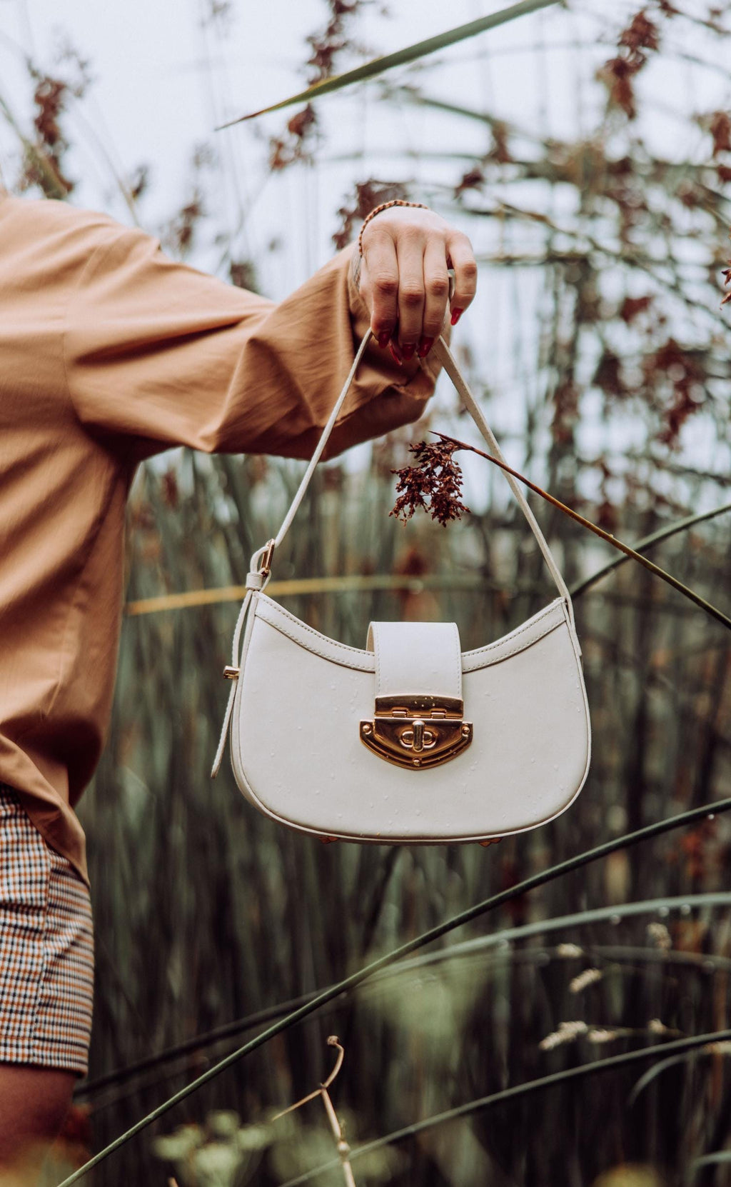 Athena Off-white Baguette in Genuine Leather | Elegant Structured Shoulder Bag | Luxury Brazilian Leather Purse