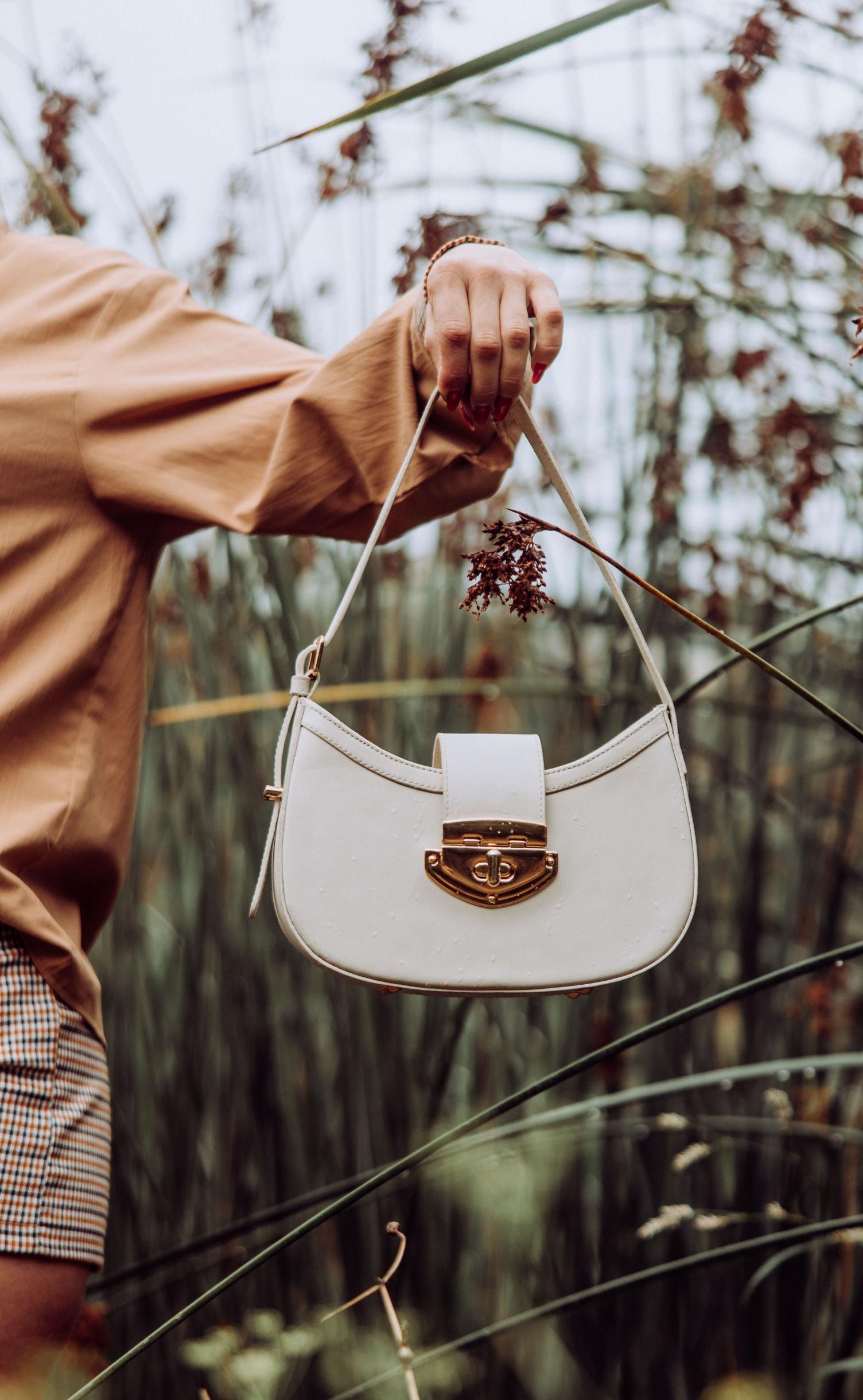 Athena Off-white Baguette in Genuine Leather | Elegant Structured Shoulder Bag | Luxury Brazilian Leather Purse