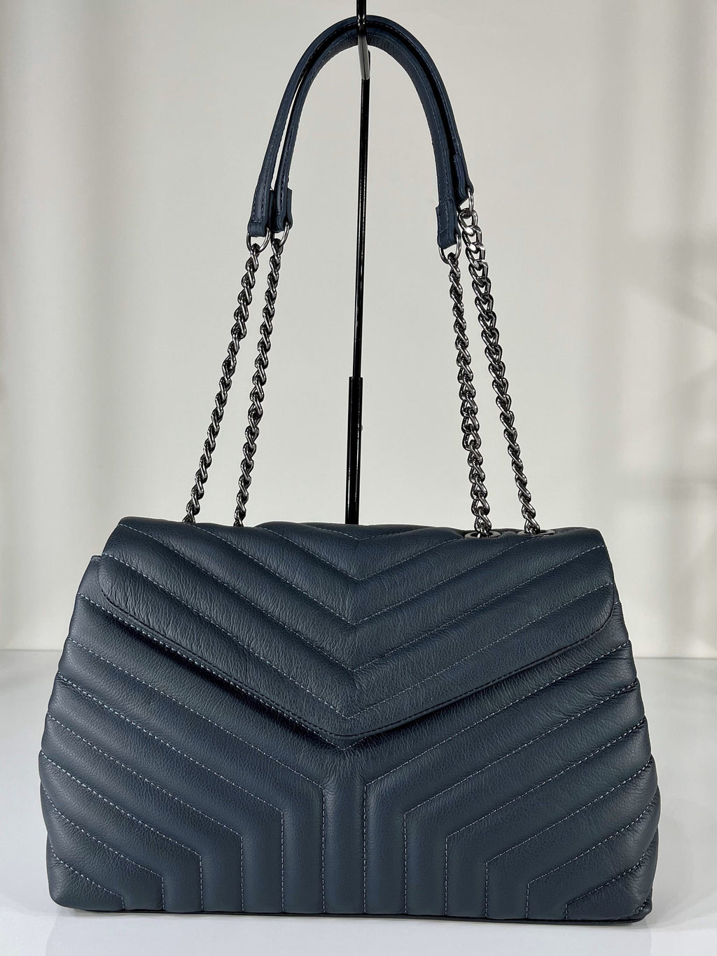 Handcrafted Brazilian Leather Handbag – Elegant Shoulder Purse