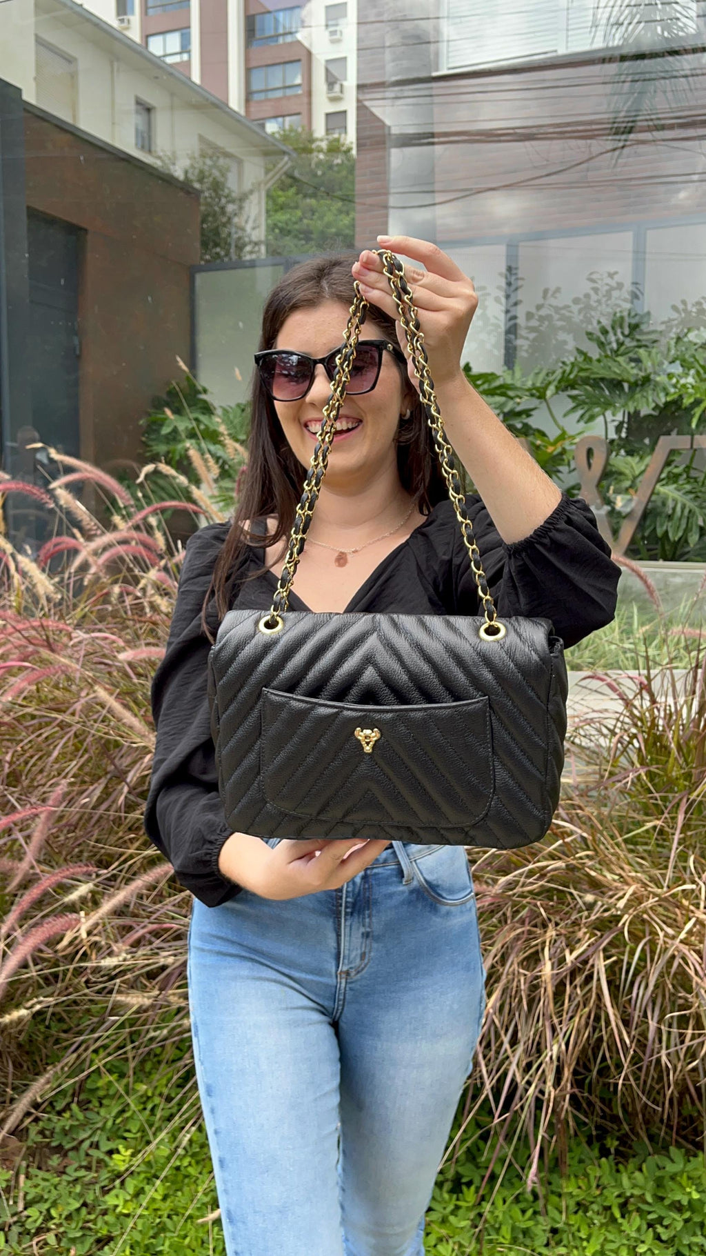 Luxury genuine Brazilian leather hand/shoulder purse Isabel black and gold - Katie Leather