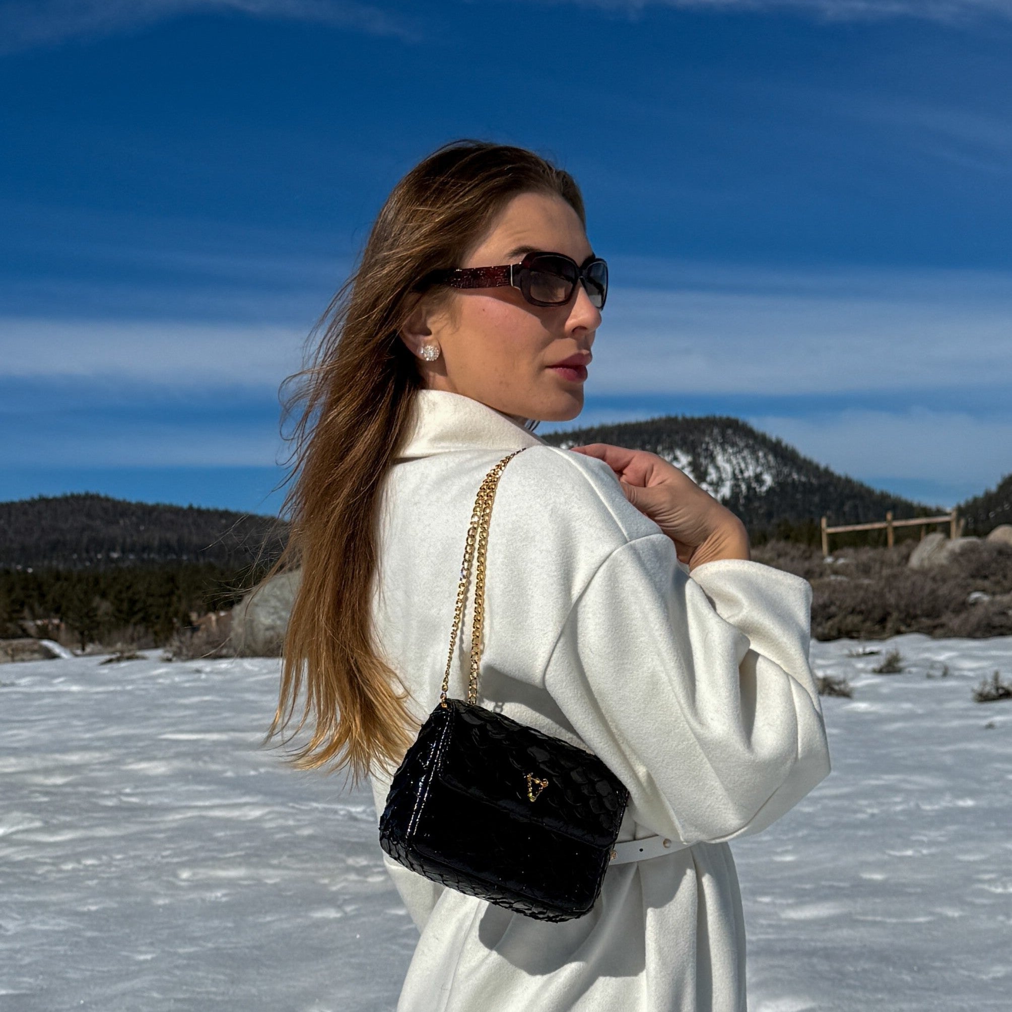 Aurora – Black Limited Edition Pirarucu Chain Bag