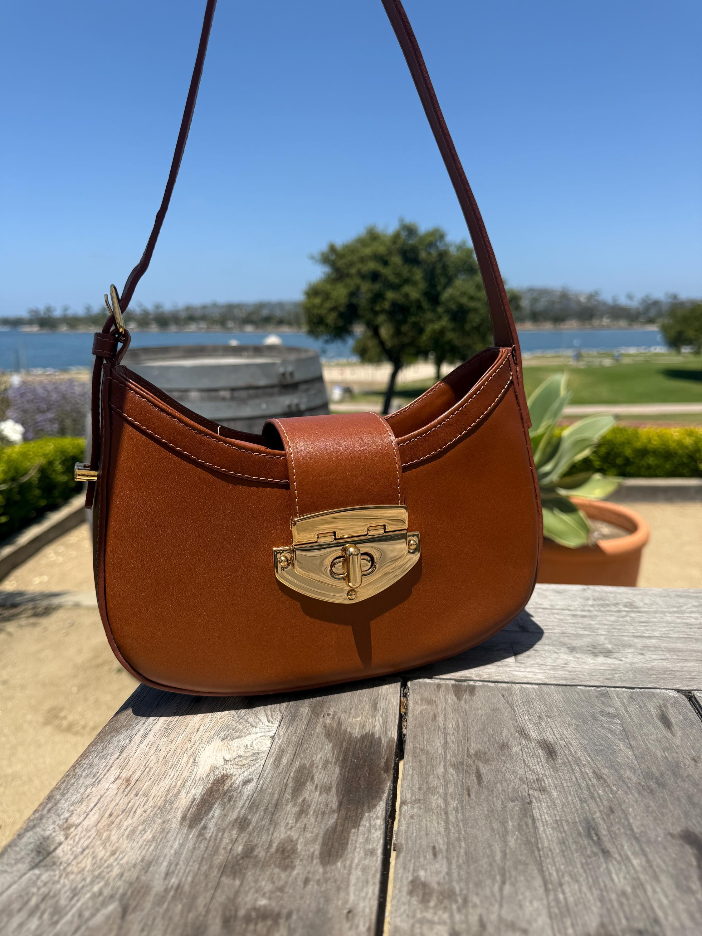 Athena Caramel Baguette in Genuine Leather | Elegant Structured Shoulder Bag | Luxury Brazilian Leather Purse
